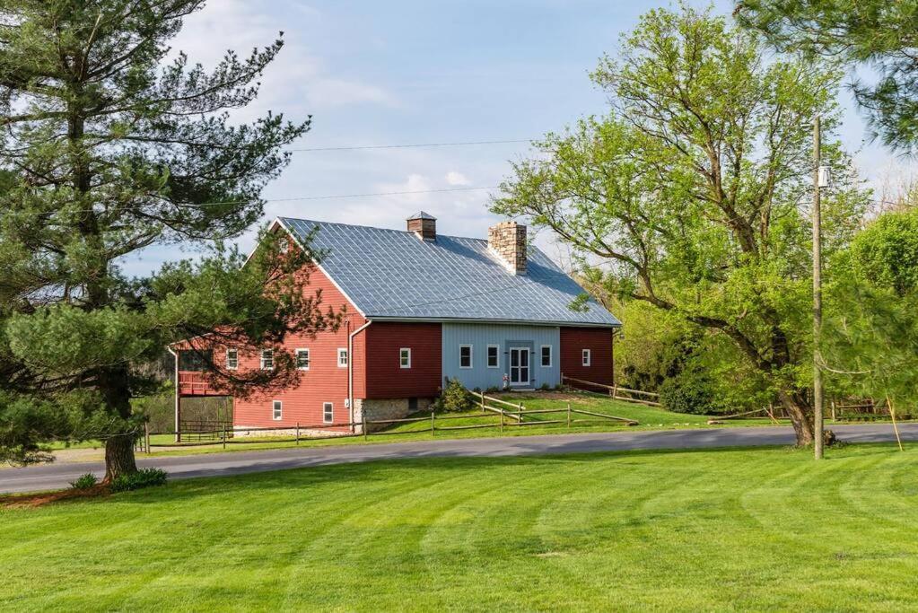 The Barn At Evermore: Riverfront Retreat W/Hot Tub ルーレイ エクステリア 写真