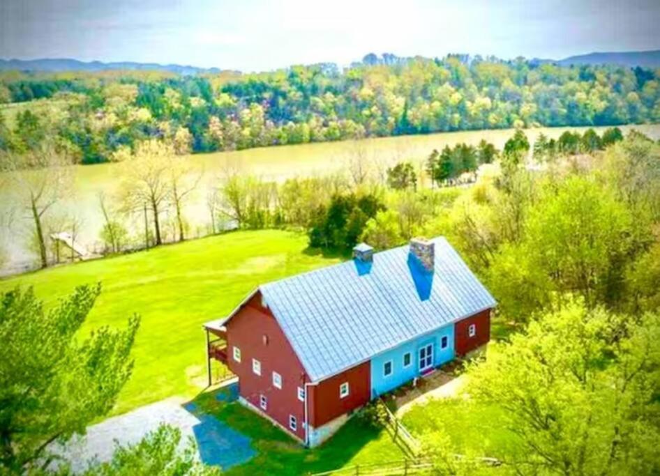 The Barn At Evermore: Riverfront Retreat W/Hot Tub ルーレイ エクステリア 写真