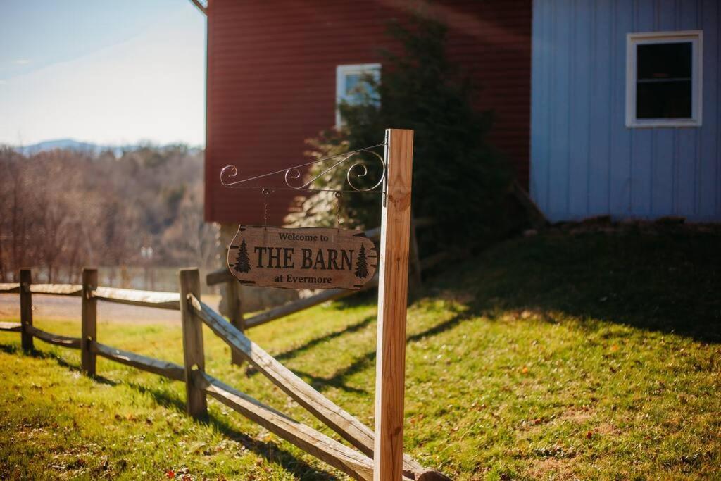 The Barn At Evermore: Riverfront Retreat W/Hot Tub ルーレイ エクステリア 写真