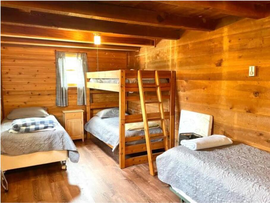 The Barn At Evermore: Riverfront Retreat W/Hot Tub ルーレイ エクステリア 写真