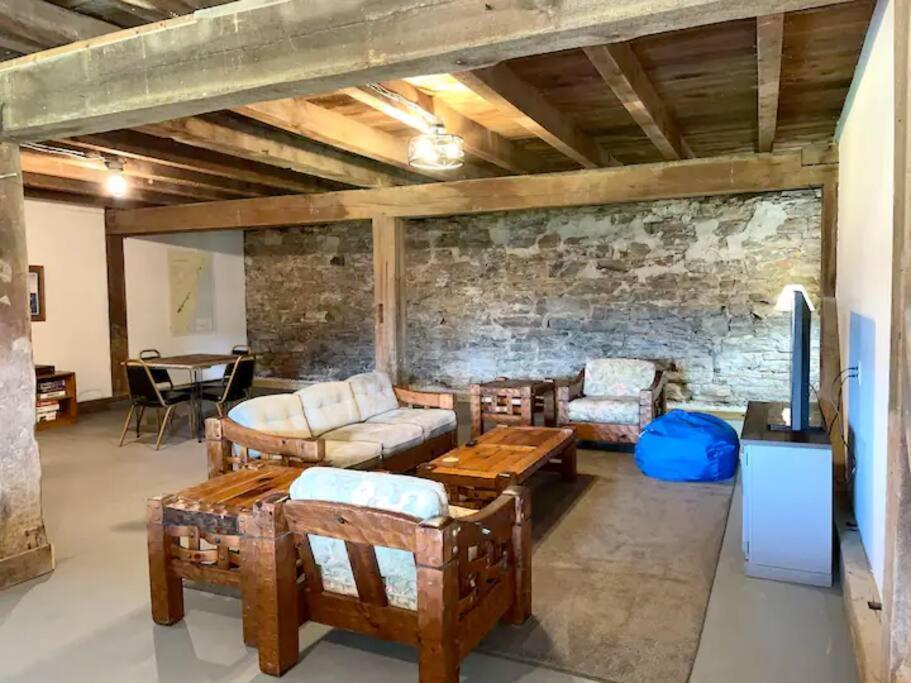 The Barn At Evermore: Riverfront Retreat W/Hot Tub ルーレイ エクステリア 写真