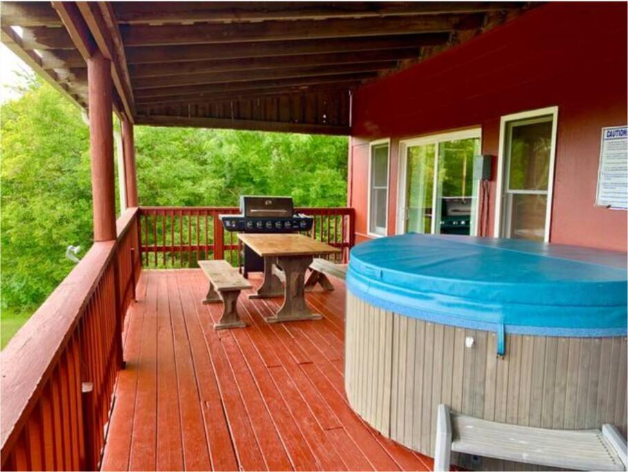 The Barn At Evermore: Riverfront Retreat W/Hot Tub ルーレイ エクステリア 写真